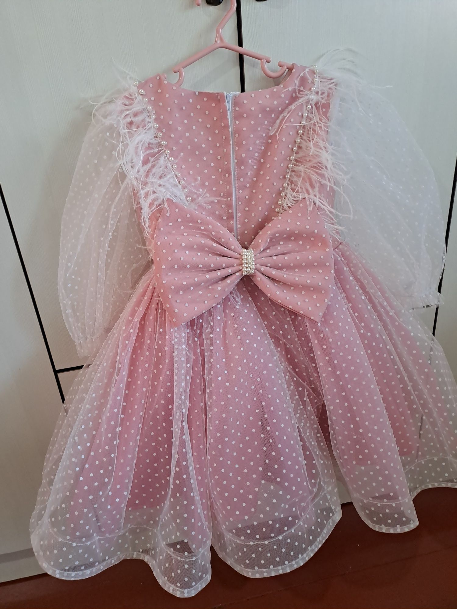 Платье нарядное для девочек 3-4 годика, размер 120 новый