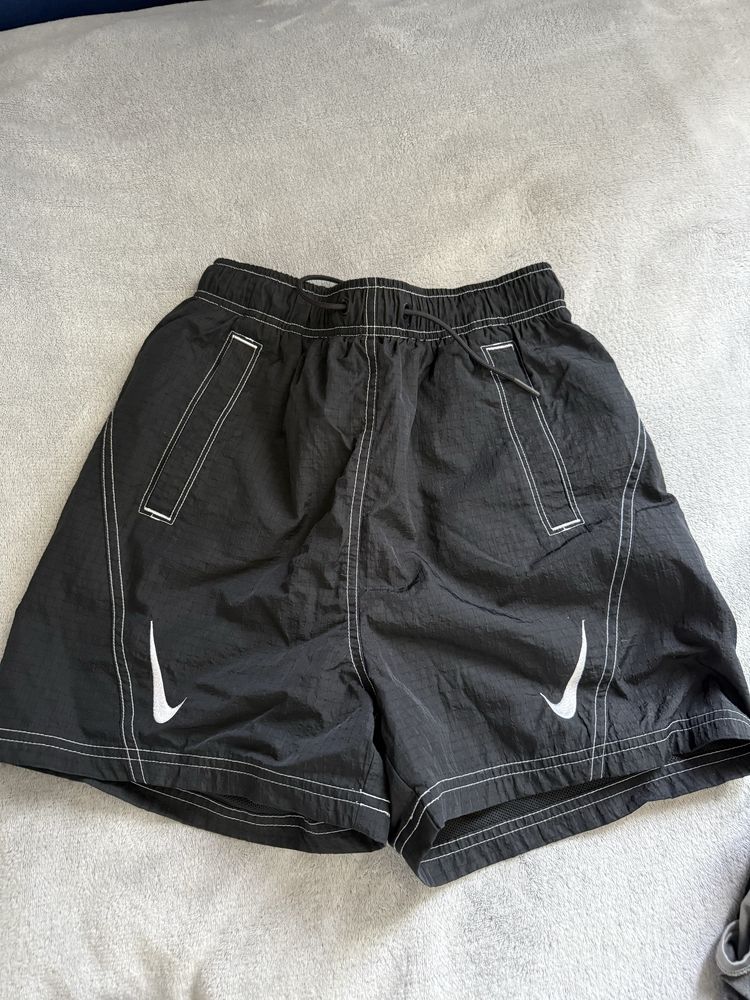 Къси гащи Nike -XS подарък тениска