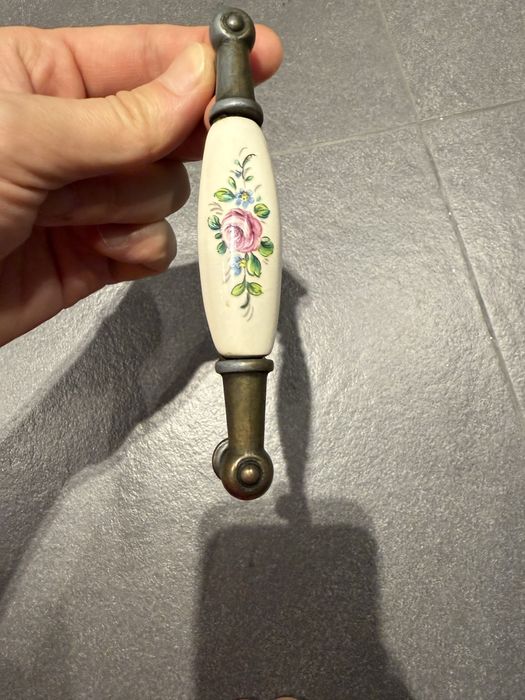 Ручка для шкафа кухонного и других