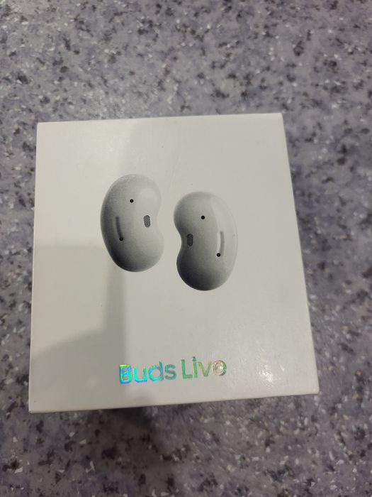 Продам наушники buds live
