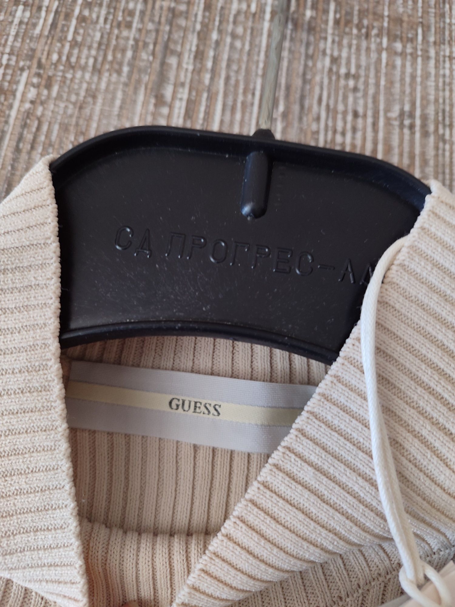 Оригинална рокля Guess