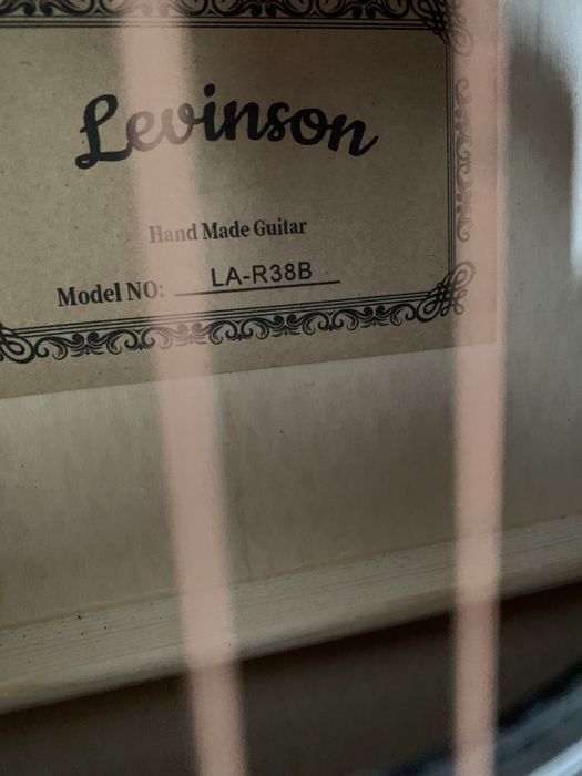 Продам гитару в отличном состоянии