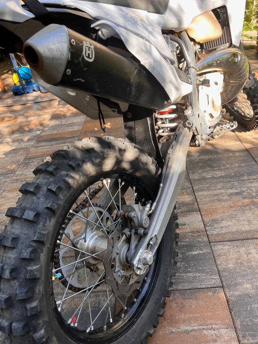 Enduro Moto Husqvarna F2403V7 TE300i 2022