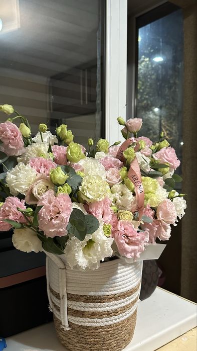 Цветы в корзинке