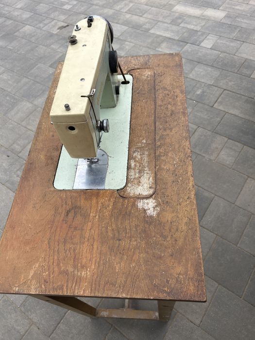 Masina de cusut Veronica