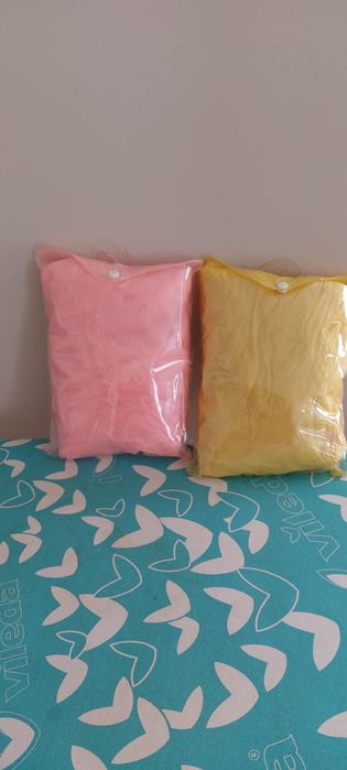 Продавам дъждобрани