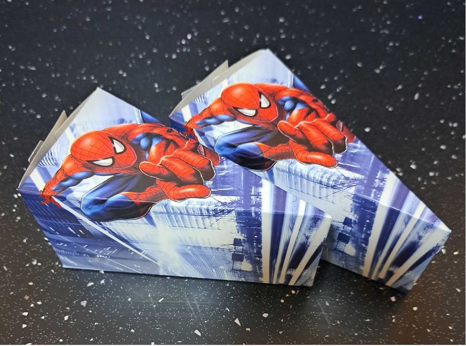 Картонени торти по ваше желание с надпис и топери