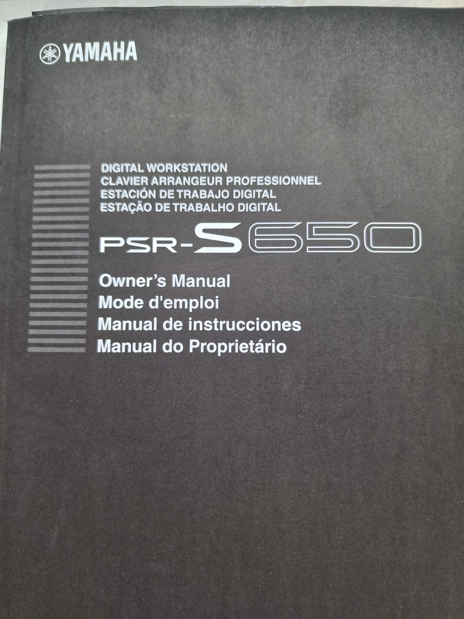 Продам синтезатор YAMAHA PSR-S650