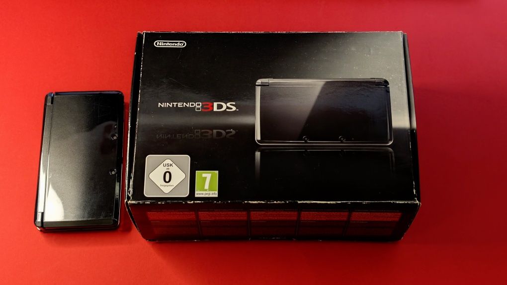 Consola Nintendo 3DS neagra modata 64GB la cutie
