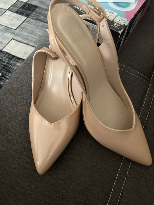 Pantofi si sandale diferite modele