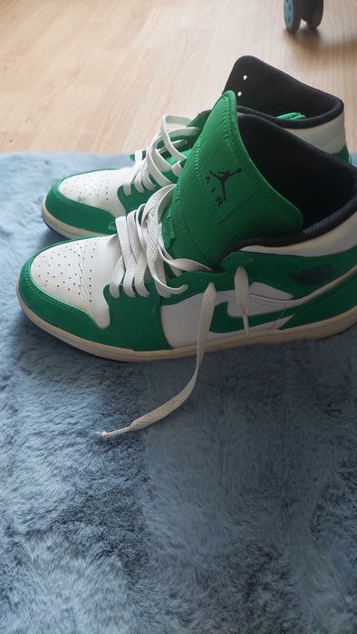 Air Max TORCH marimea EUR 42.5/ UK 8 + GRATUIT Jordan Mid 1