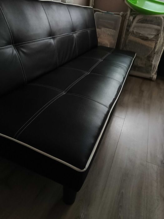 Диван и холна маса