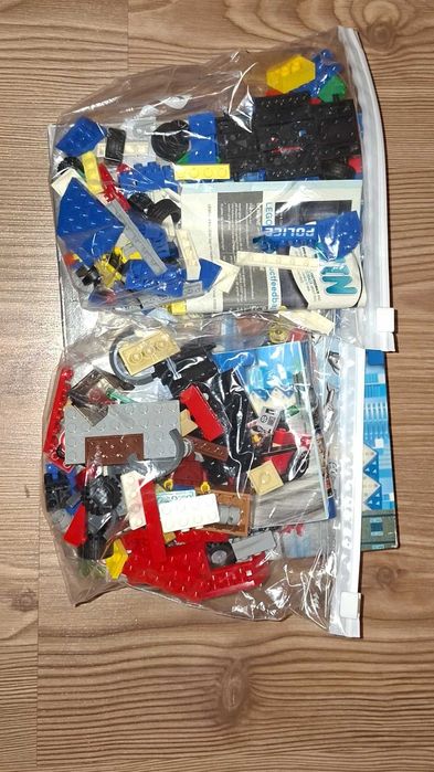 LEGO City Police 60242, Arest pe autostrada al politiei, 185 de piese