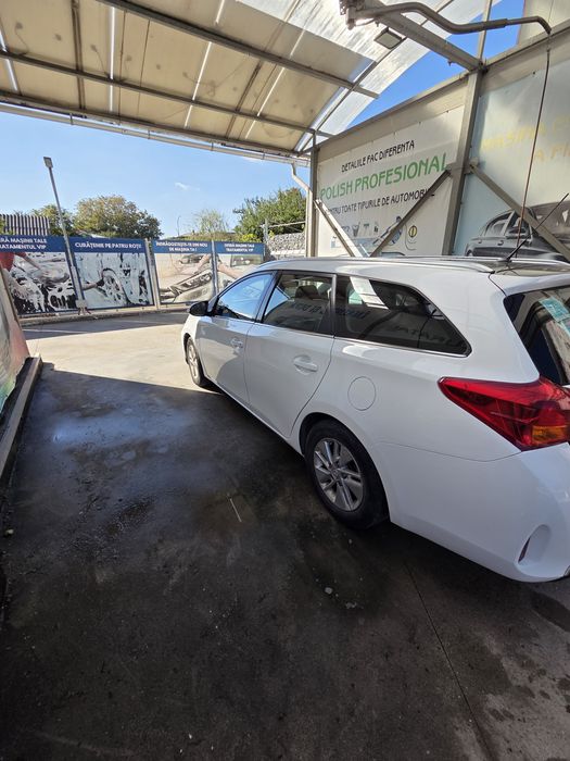 Firma licență arr inchiriez toyota  auris 2014 2017 hibrid  uber bolt