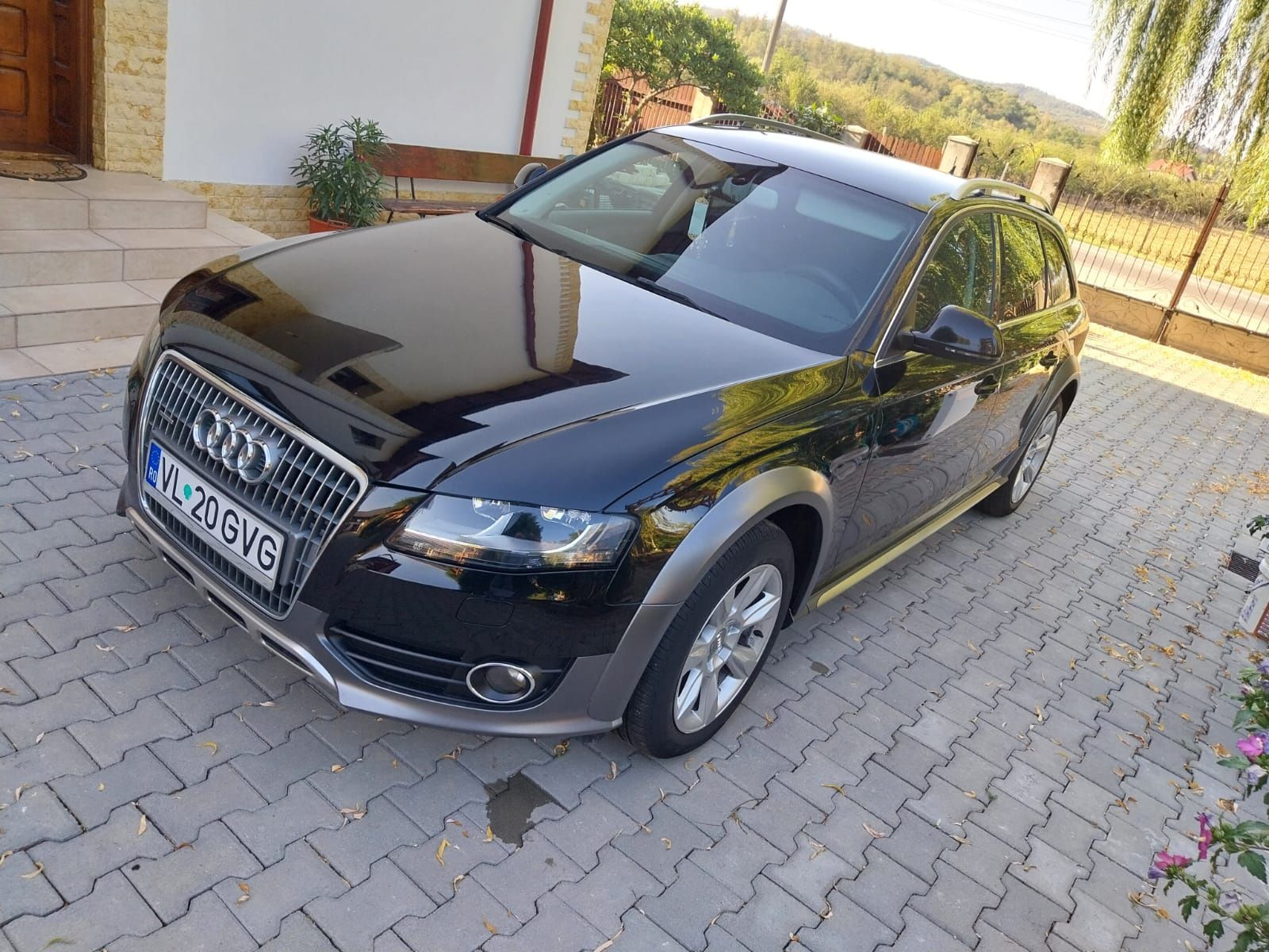 Vând Audi A4 Allroad