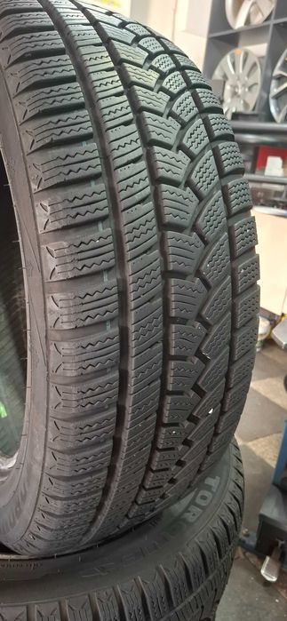 4бр. 225/55/18 Torque 7.7mm грайфер, дот 22г. Безплатен монтаж
