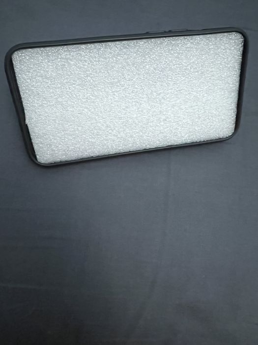 Vând husa iphone 13 pro