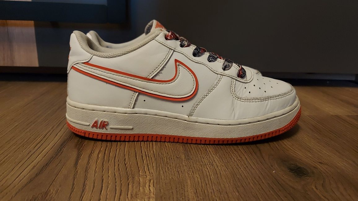Дамски маратонки NIKE AIR FORCE 1
