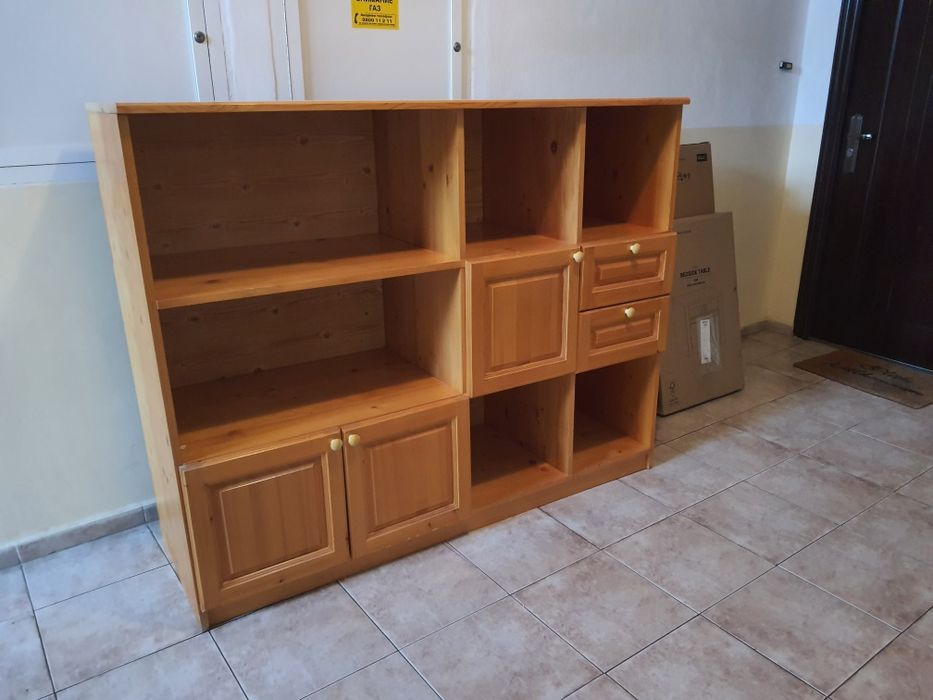 Масивен чамов шкаф, бюфет, секция