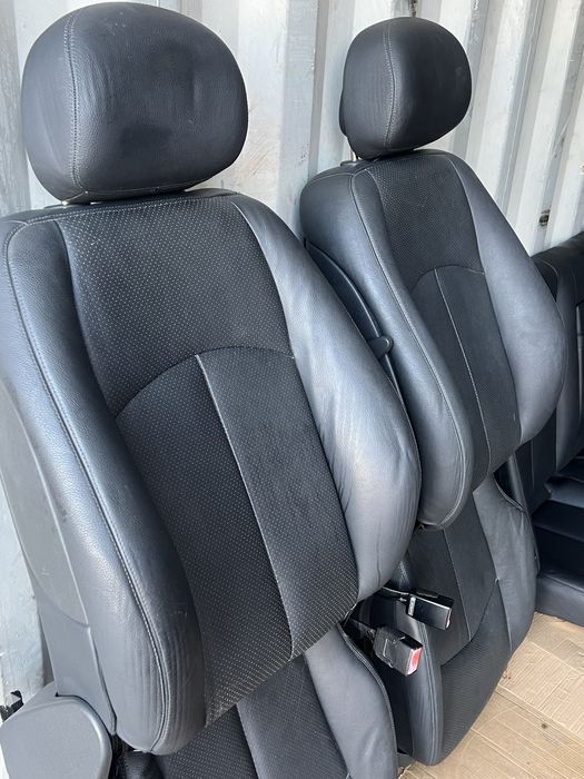 Кожаный салон на Мерседес W211 привозной в хорошем состоянии