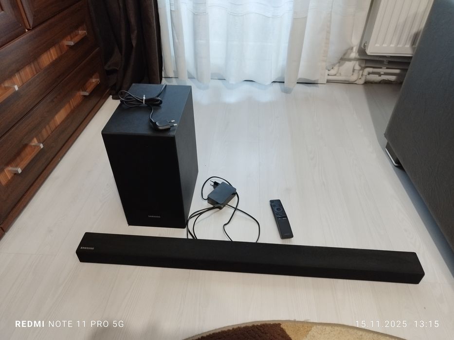 Vând Soundbar Samsung 2.1  HW-R450
