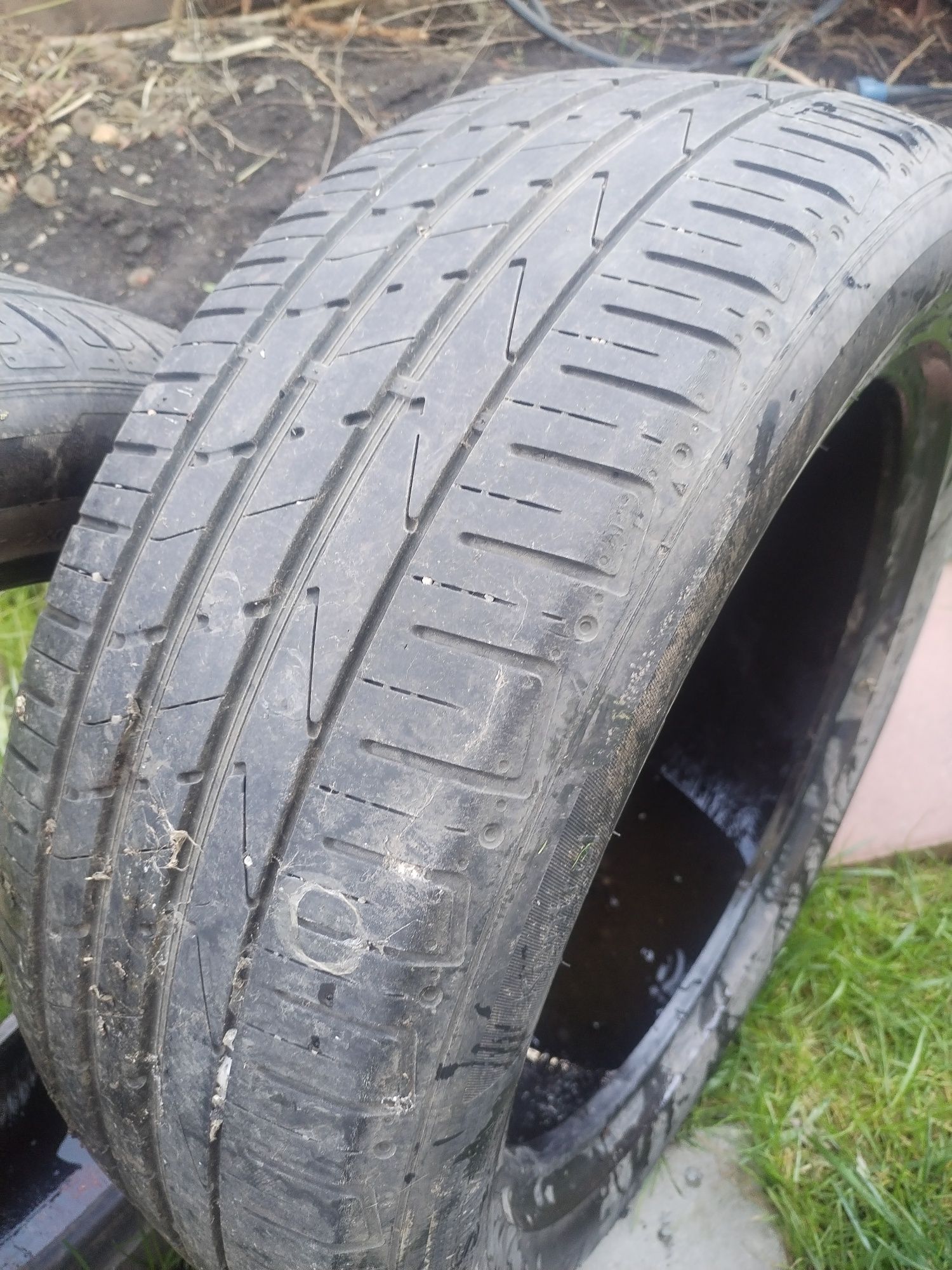 Vand anvelope vara 225/55/18 SUV