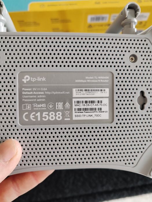 Vând router wireless Tp-link 300 Mbps