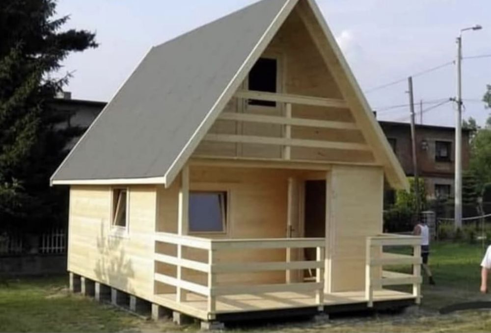 Vand case modulare din lemn de locuit