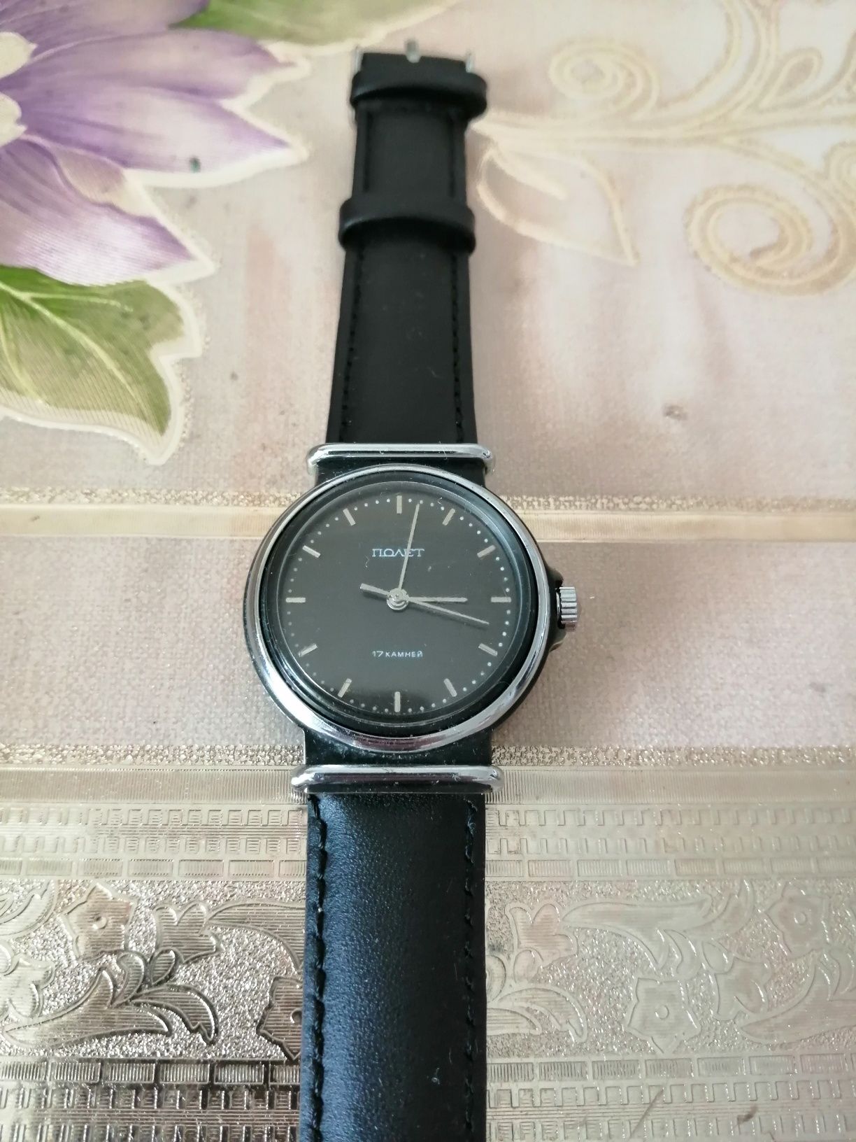 Продам часы производства СССР