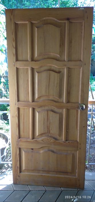 Продам дверь  хорошем состоянии.  Торг