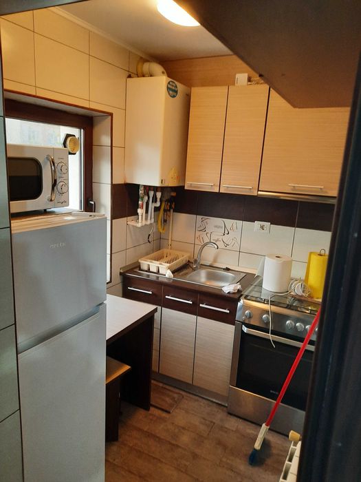 Inchiriez garsoniera in Calarasi , Str Florilor , H 22 , et 2