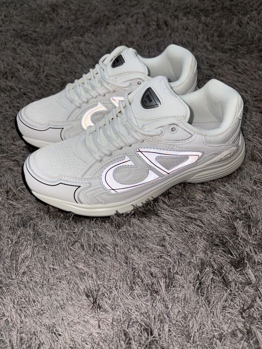 Vand Adidasi b30 noi