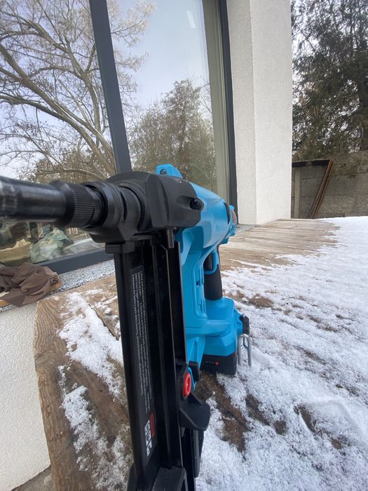 Toua DCCN40A | Pistol cuie Beton pe Baterie pentru montaj, montatori