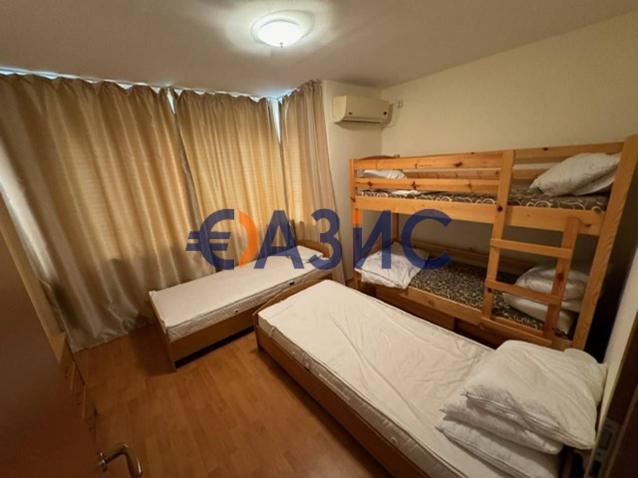 Продава се Тристаен апартамент в к.к. Слънчев бряг - 60 кв.м за 1117 €/кв.м - Снимка #5