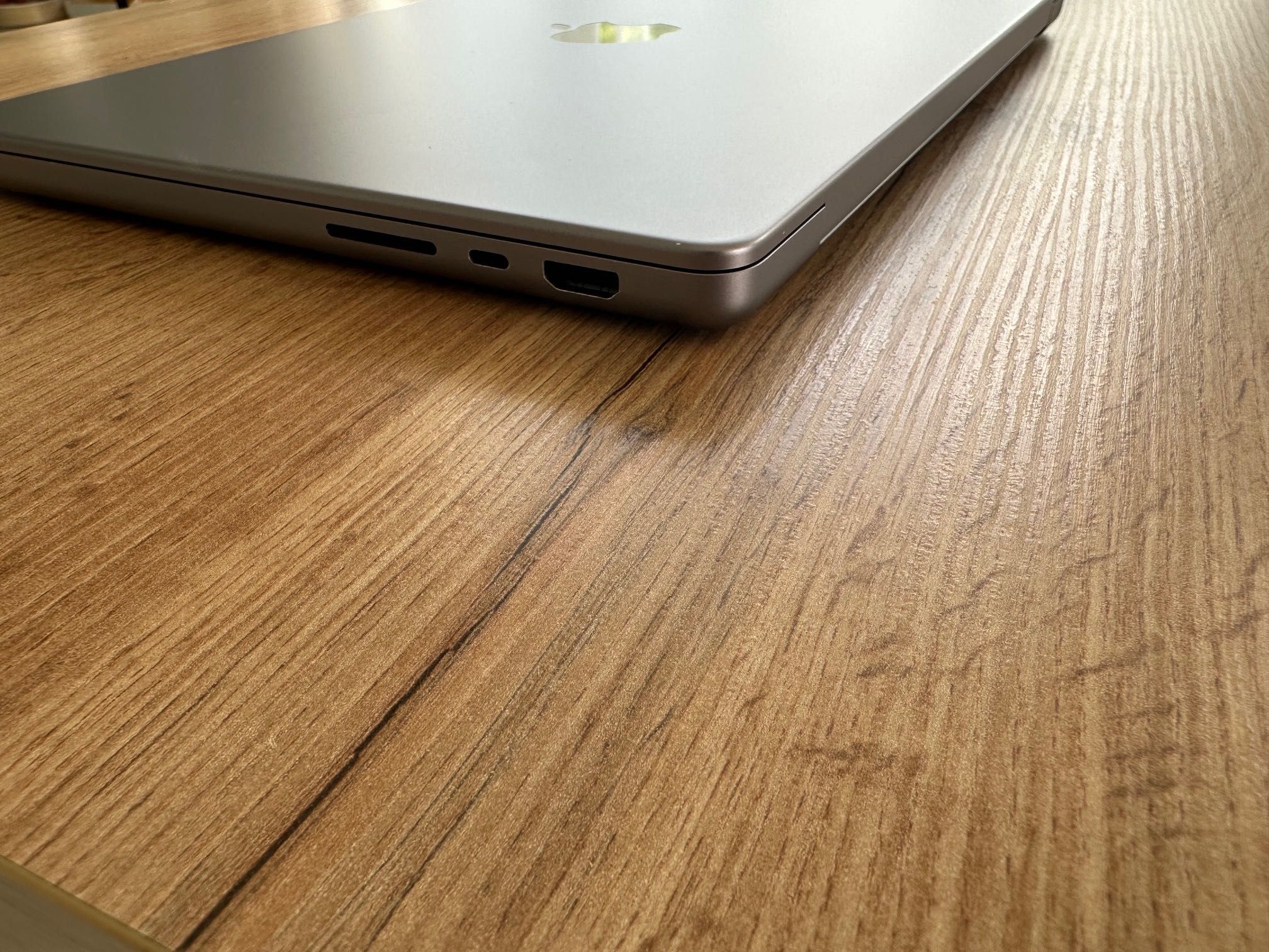 MacBook Pro 14" M2 PRO 10-Core CPU, 16-Core GPU, 32RAM, 512GB SSD
