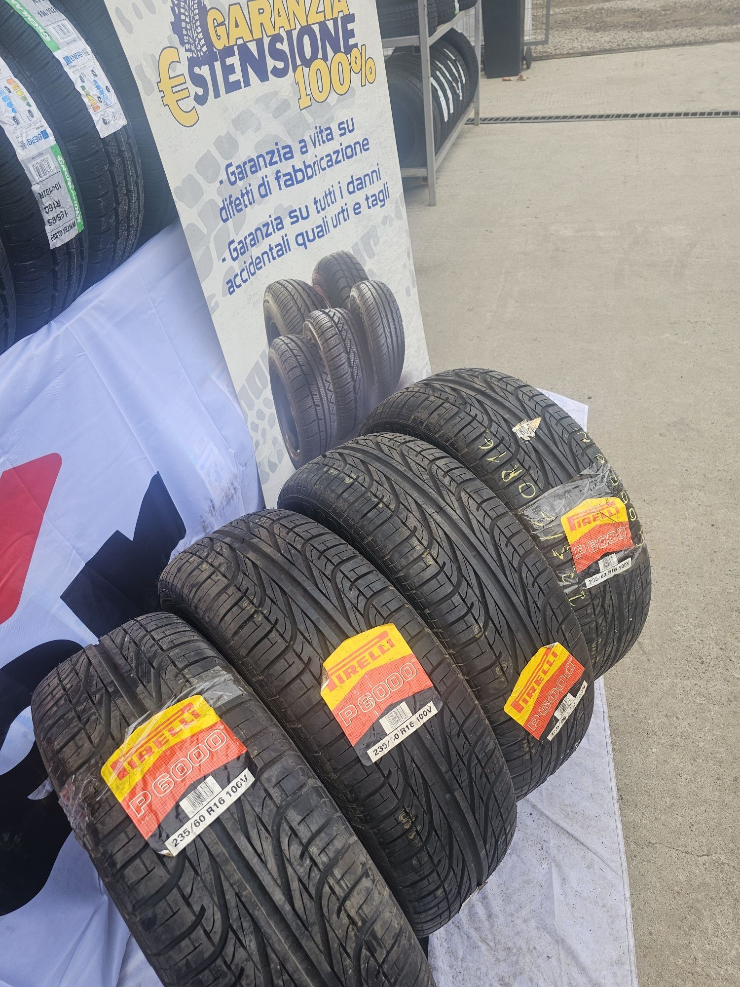 235/60R16 pirelli