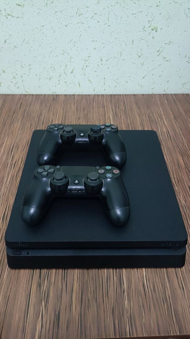 PS4  1 TB original yangi