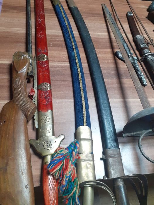 Стари  ками,кинжали,саби  и  пищови