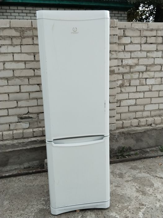 Холодильник INDESIT