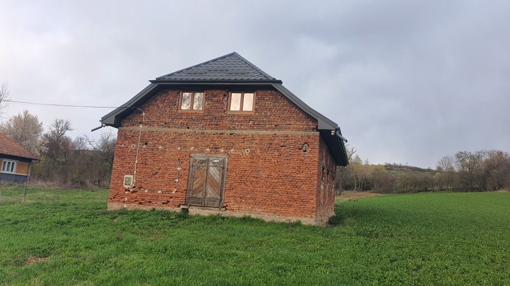 casa magazie hala 25 km de Zalău