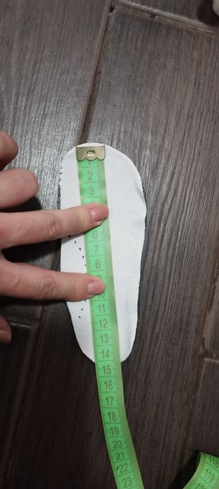 Vând papuci mărimea 22