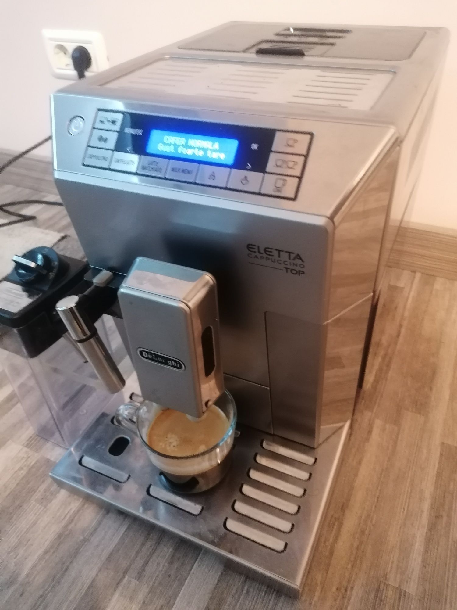 Espressor automat Delonghi Eletta Cappuccino Top