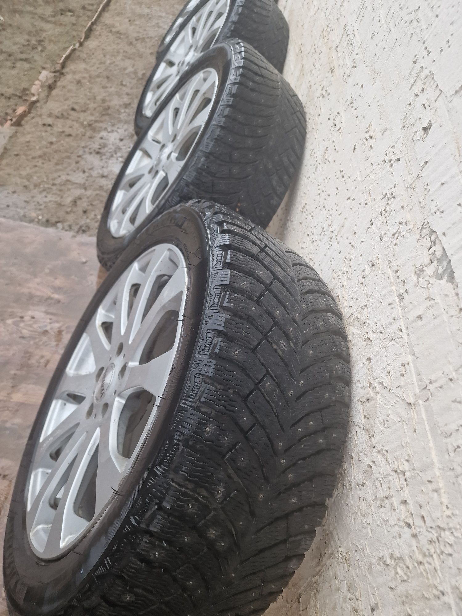 Michelin r18 245/45/18