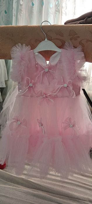 3, 4, yosh Qizchalar uchun bir marta kiyilgan