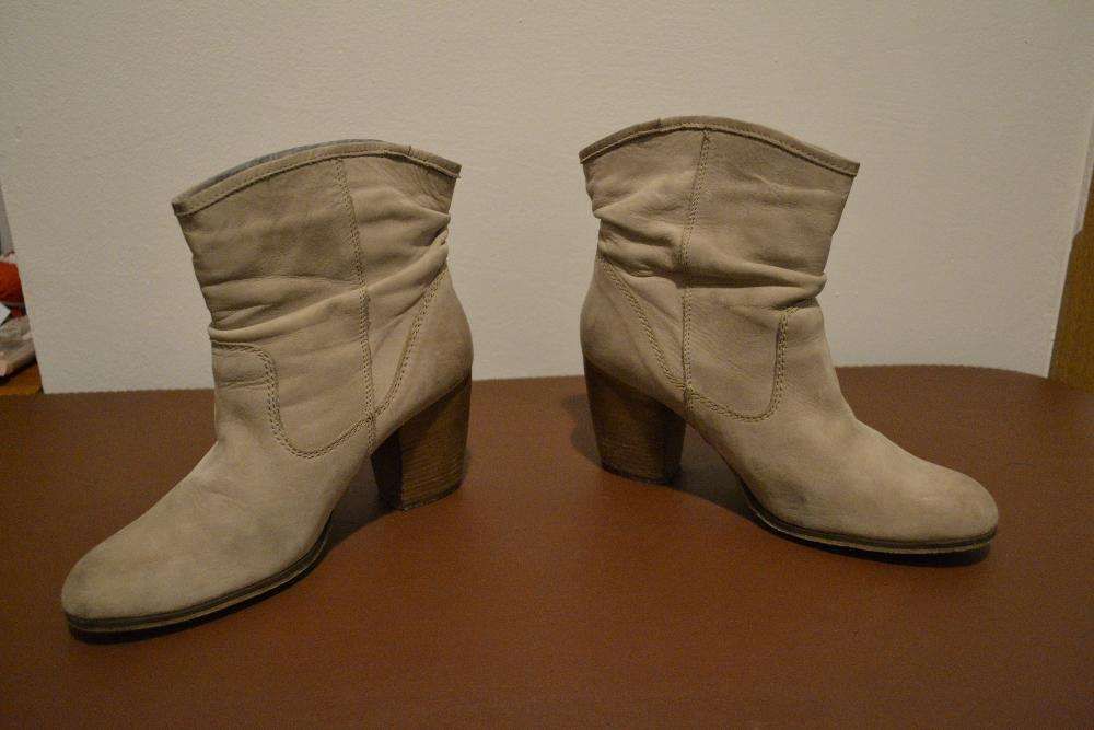 Botine femei, marca Steve Madden marimea 40