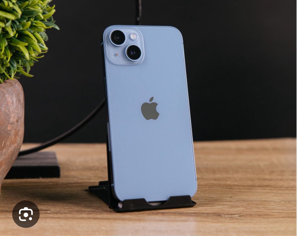 Iphone 14 в синем цвете