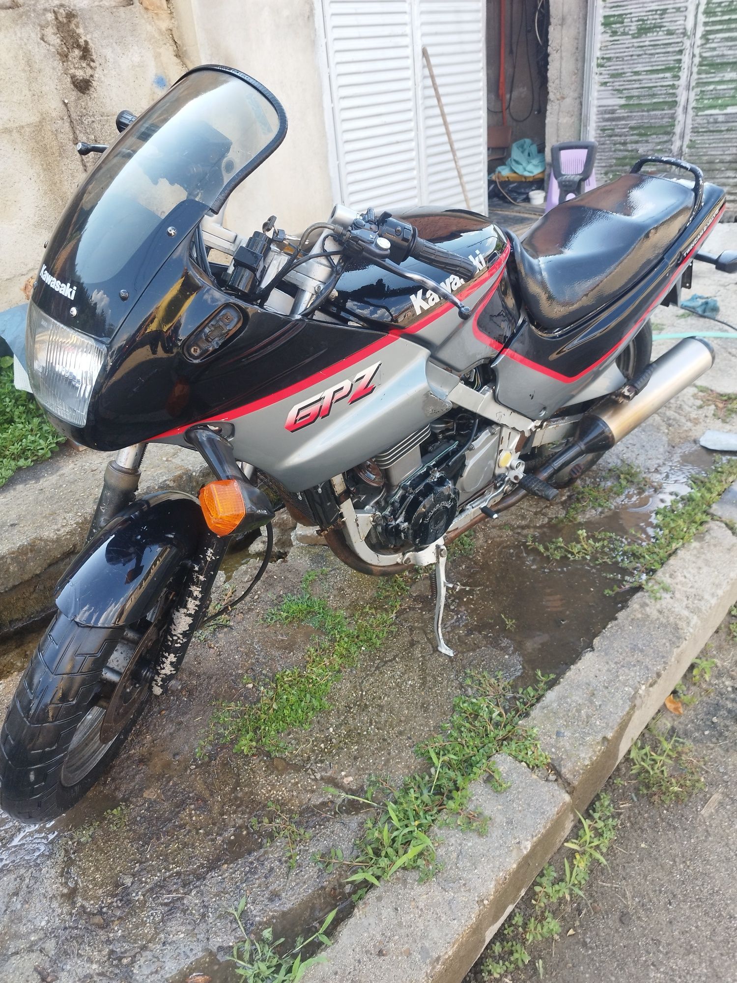 Kawasaki GPZ 500s на части