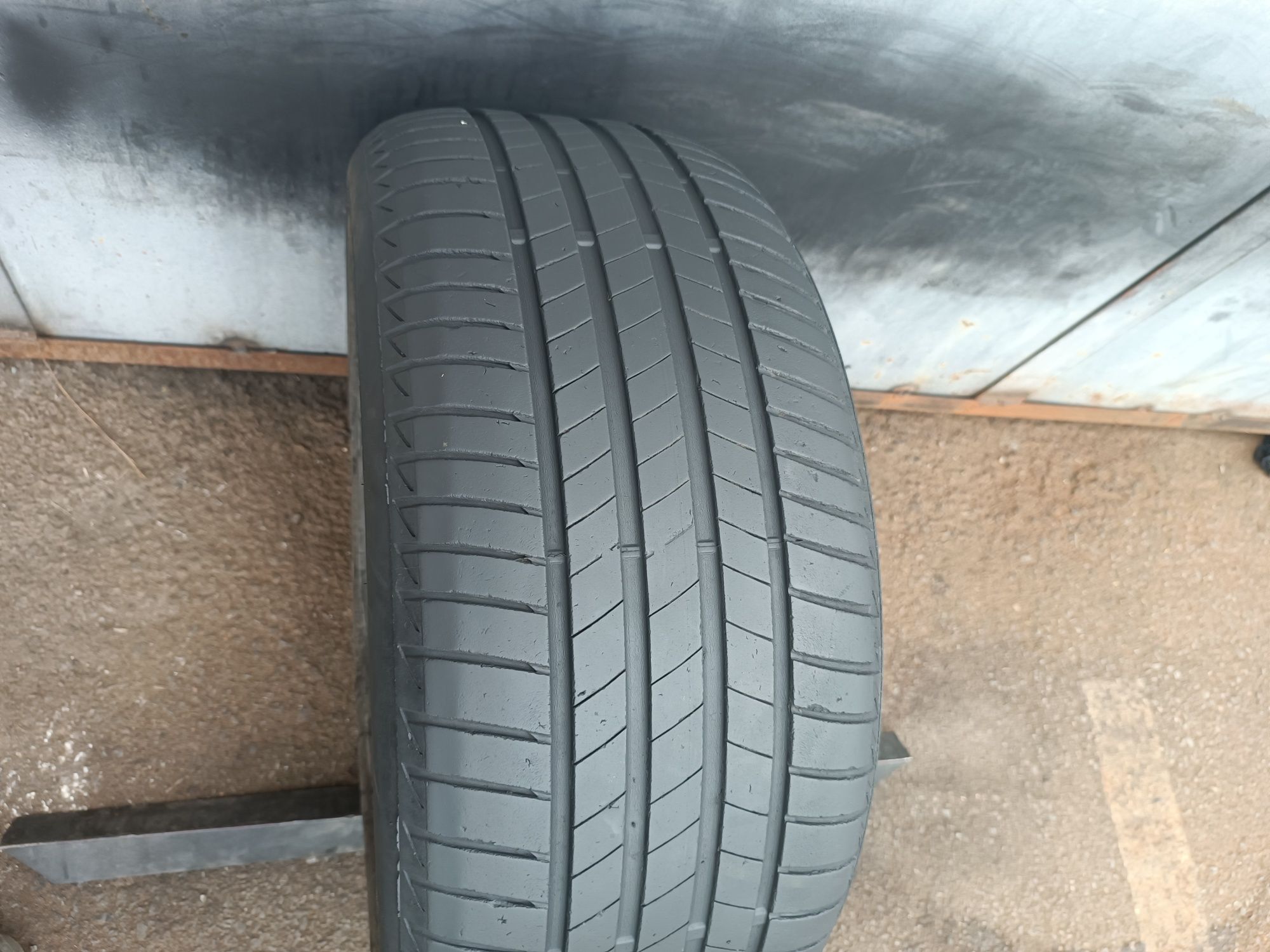 245/45/18 Bridgestone
