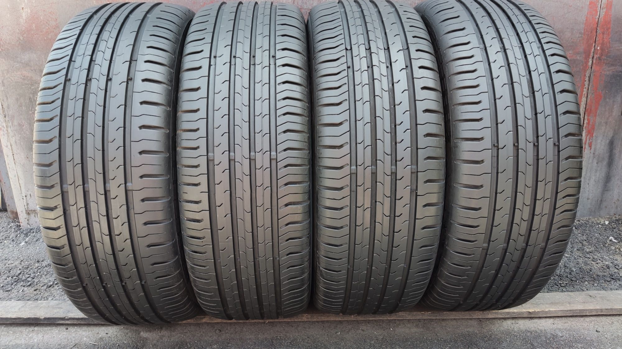 4бр. летни гуми 215/55/17 Continental Eco Contact 5, dot23 
dot23
7.8m