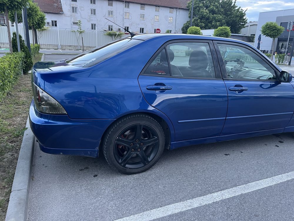 Lexus is200 155hp Automatic